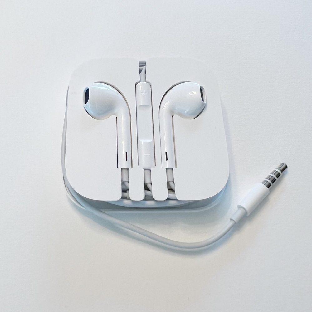 APPLE IPHONE EARPODS EARBUDS 3.5 HEADPHONE PLUG SMART PHONE ACCESSORY W… - Picture 3 of 4